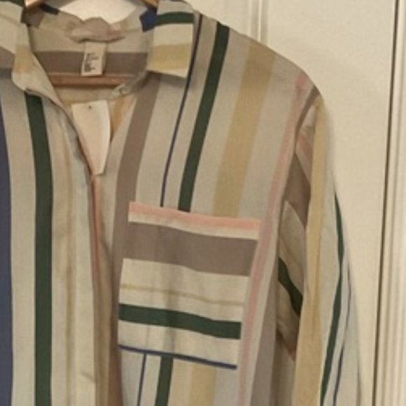 NWT Striped button down Tunic with Pockets - Picture 4 of 5